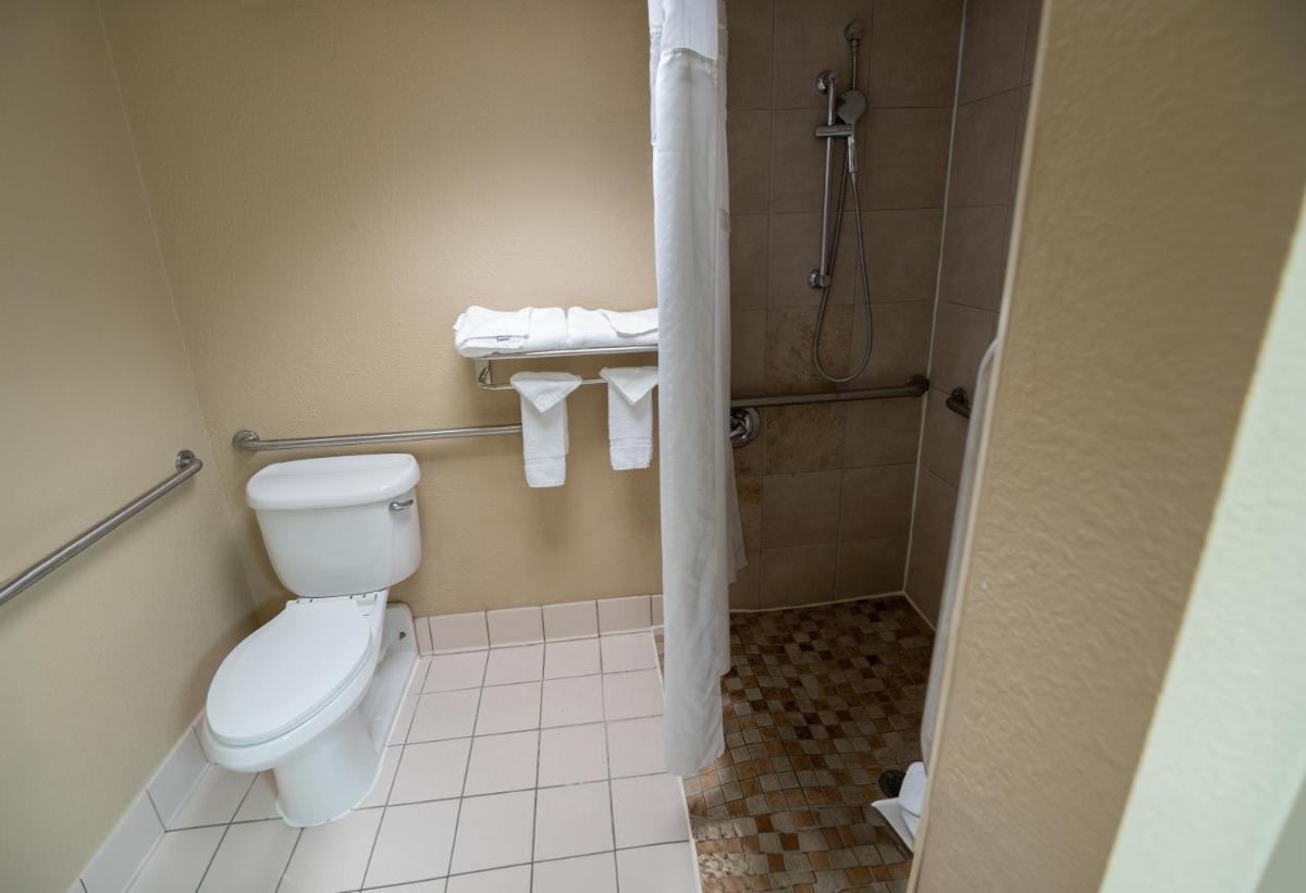 Popular attractions Area Nearby Property